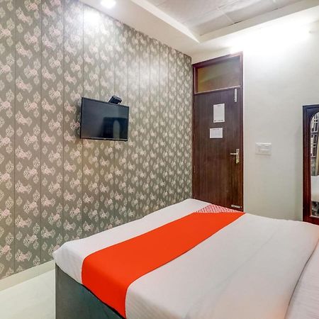 Oyo 74060 Taj Residency Hotel Ню Делхи Екстериор снимка
