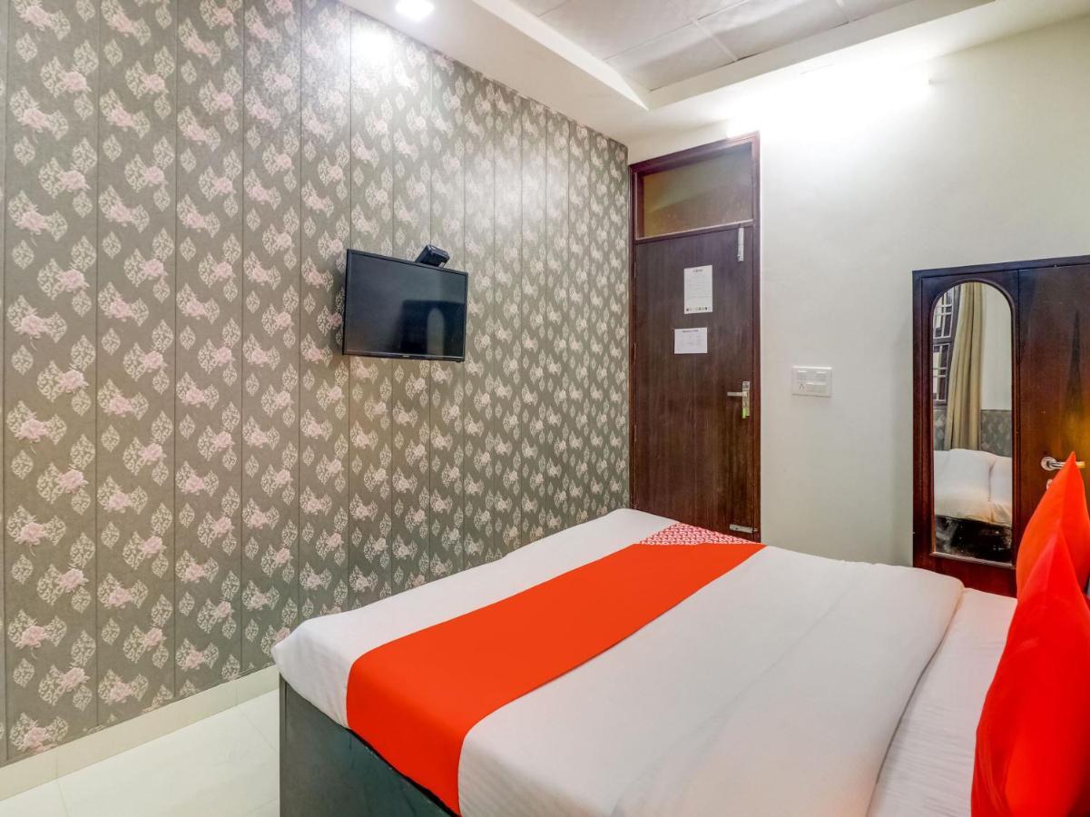 Oyo 74060 Taj Residency Hotel Ню Делхи Екстериор снимка