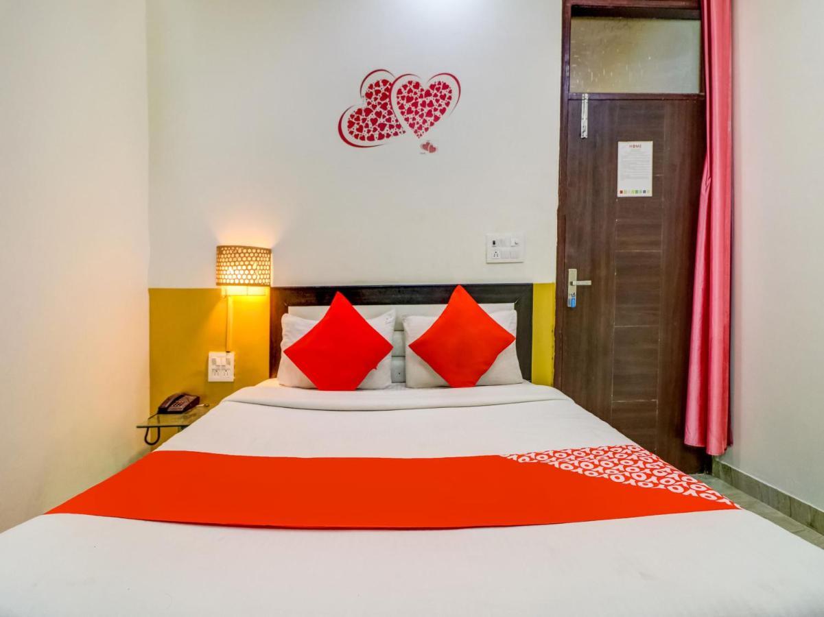 Oyo 74060 Taj Residency Hotel Ню Делхи Екстериор снимка