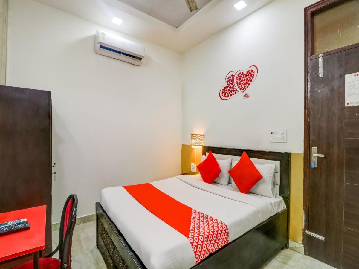 Oyo 74060 Taj Residency Hotel Ню Делхи Екстериор снимка